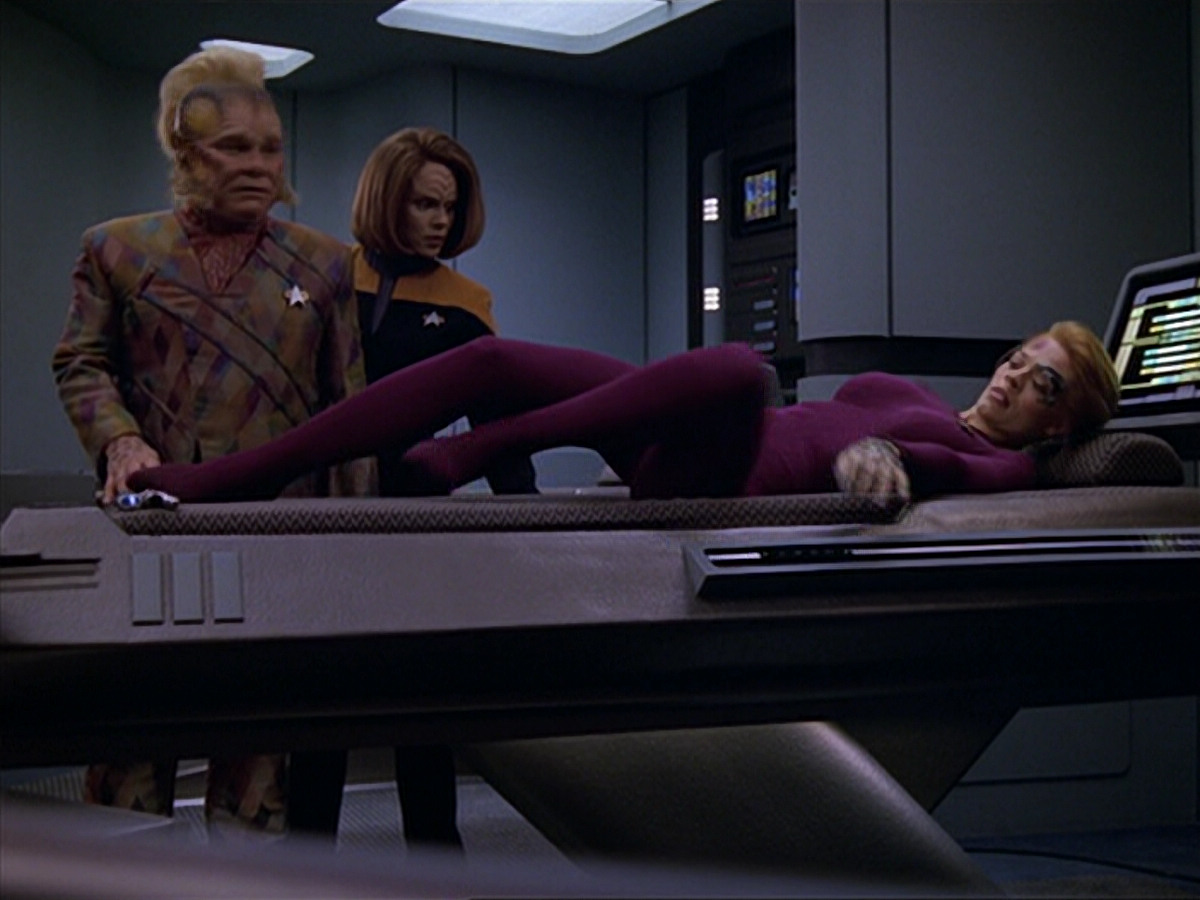 extant_StarTrek_VOY_5x25-Warhead_03014.jpg