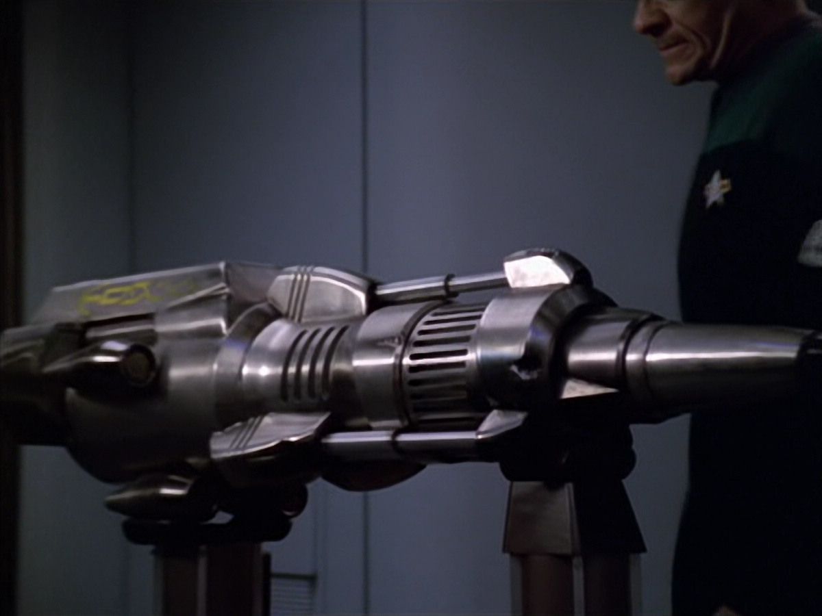 extant_StarTrek_VOY_5x25-Warhead_03055.jpg
