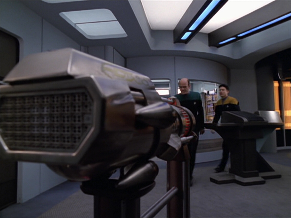 extant_StarTrek_VOY_5x25-Warhead_03273.jpg