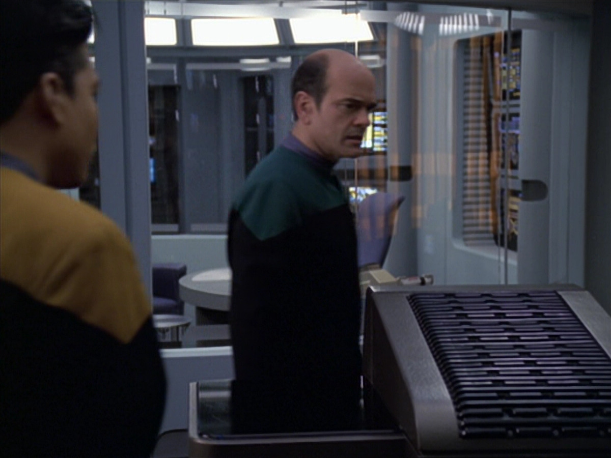 extant_StarTrek_VOY_5x25-Warhead_03354.jpg