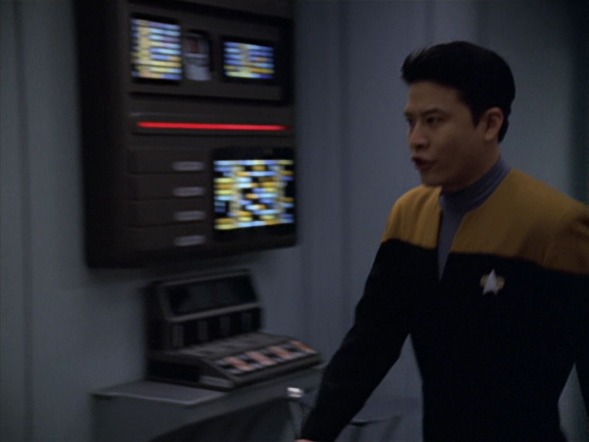 extant_StarTrek_VOY_5x25-Warhead_03463.jpg
