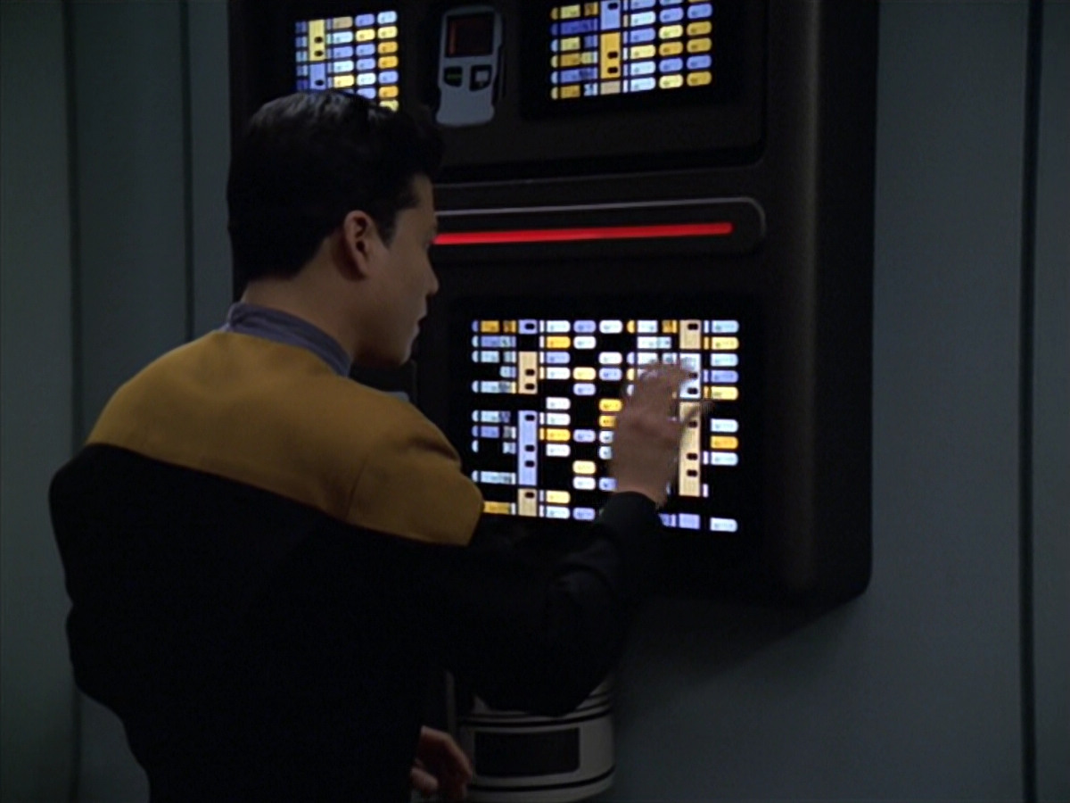 extant_StarTrek_VOY_5x25-Warhead_03467.jpg
