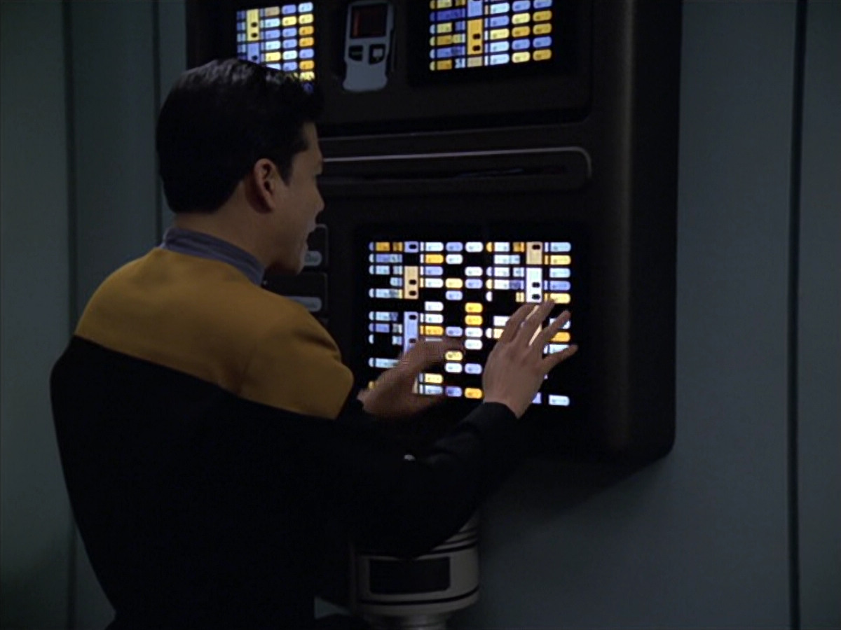 extant_StarTrek_VOY_5x25-Warhead_03468.jpg