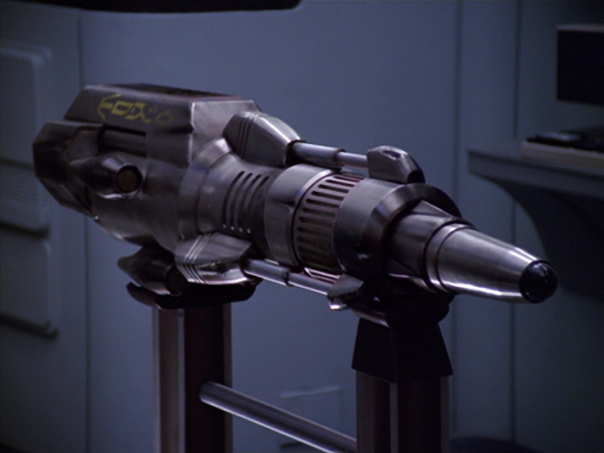 extant_StarTrek_VOY_5x25-Warhead_03509.jpg