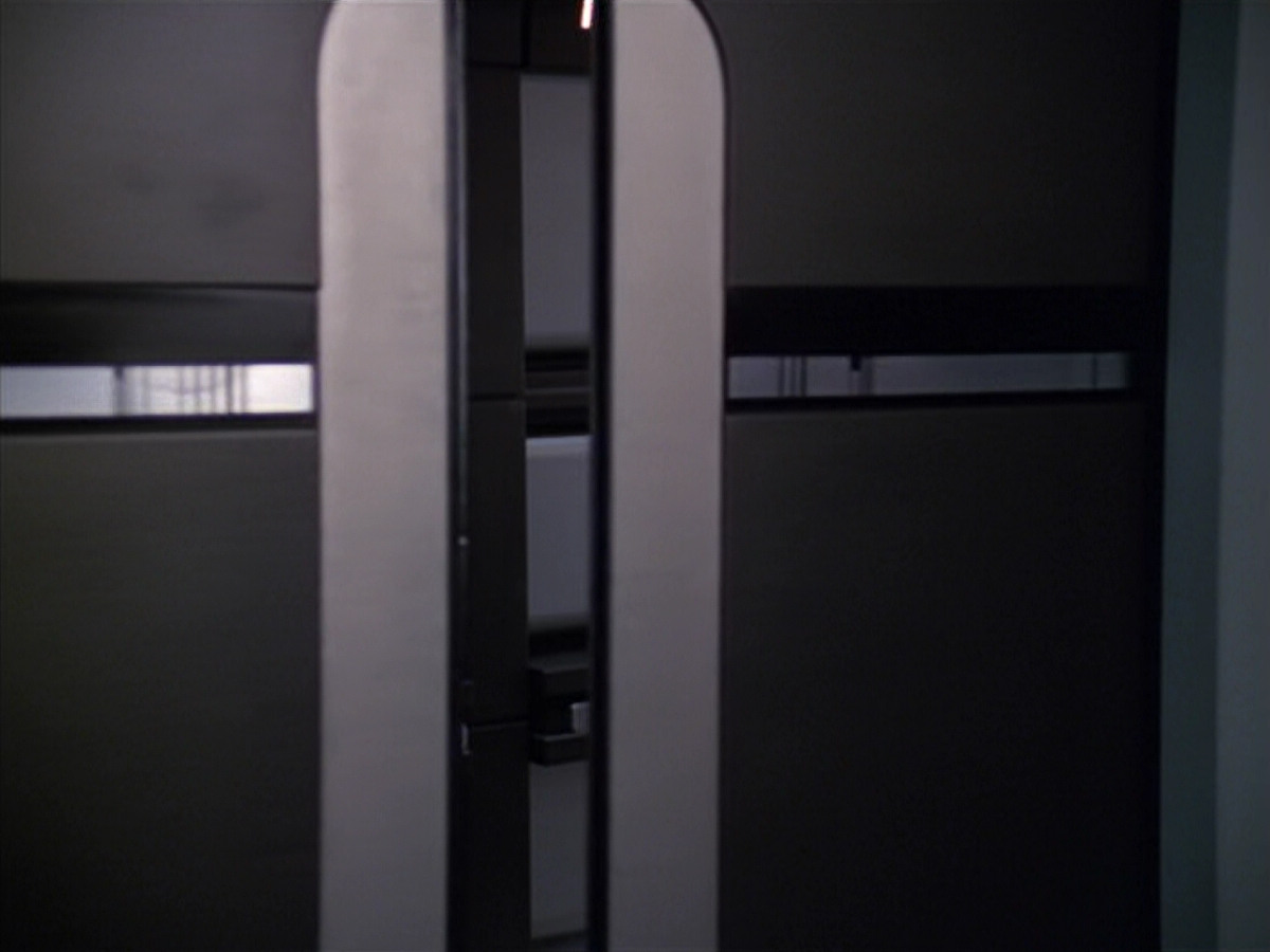 extant_StarTrek_VOY_5x25-Warhead_03729.jpg