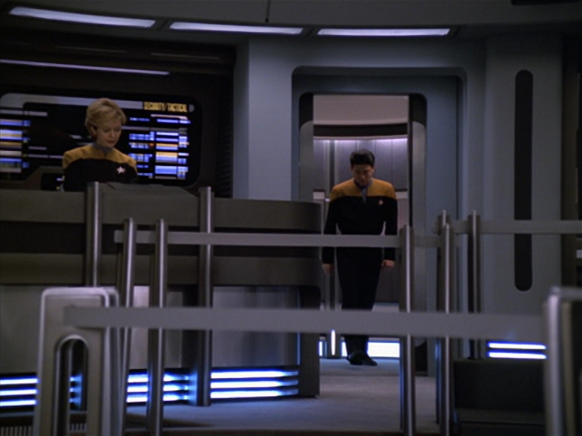 extant_StarTrek_VOY_5x25-Warhead_03731.jpg