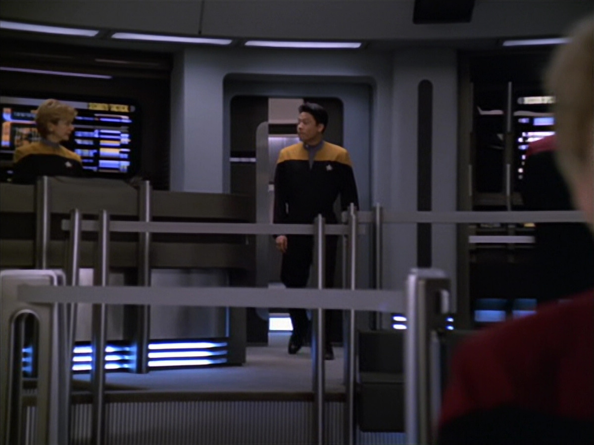extant_StarTrek_VOY_5x25-Warhead_03734.jpg