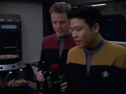 extant_StarTrek_VOY_5x25-Warhead_00106.jpg