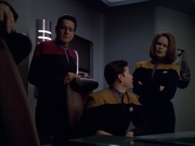 extant_StarTrek_VOY_5x25-Warhead_01052.jpg