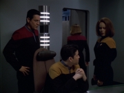 extant_StarTrek_VOY_5x25-Warhead_01093.jpg