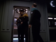 extant_StarTrek_VOY_5x25-Warhead_01113.jpg