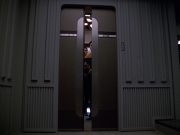 extant_StarTrek_VOY_5x25-Warhead_01119.jpg