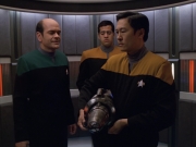 extant_StarTrek_VOY_5x25-Warhead_01128.jpg
