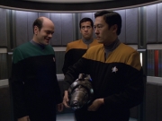 extant_StarTrek_VOY_5x25-Warhead_01132.jpg