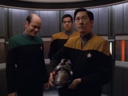 extant_StarTrek_VOY_5x25-Warhead_01133.jpg