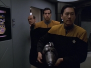extant_StarTrek_VOY_5x25-Warhead_01139.jpg