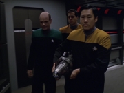 extant_StarTrek_VOY_5x25-Warhead_01146.jpg