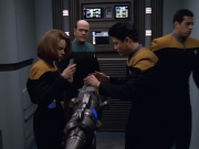 extant_StarTrek_VOY_5x25-Warhead_01160.jpg