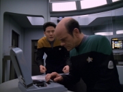extant_StarTrek_VOY_5x25-Warhead_01840.jpg