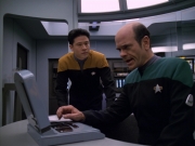 extant_StarTrek_VOY_5x25-Warhead_01850.jpg