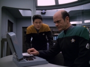 extant_StarTrek_VOY_5x25-Warhead_01852.jpg