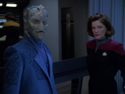extant_StarTrek_VOY_5x25-Warhead_02124.jpg