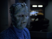 extant_StarTrek_VOY_5x25-Warhead_02188.jpg