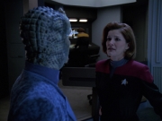 extant_StarTrek_VOY_5x25-Warhead_02212.jpg