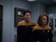 Filename=extant_StarTrek_VOY_5x25-Warhead_02308.jpg
Filesize=137KiB
Dimensions=1200x900
Date added=Nov 22, 2019 extant_StarTrek_VOY_5x25-Warhead_02308.jpg