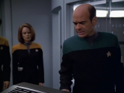 Filename=extant_StarTrek_VOY_5x25-Warhead_02582.jpg
Filesize=136KiB
Dimensions=1200x900
Date added=Nov 22, 2019 extant_StarTrek_VOY_5x25-Warhead_02582.jpg