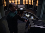 extant_StarTrek_VOY_5x25-Warhead_02915.jpg