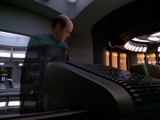 extant_StarTrek_VOY_5x25-Warhead_03013.jpg