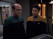 Filename=extant_StarTrek_VOY_5x25-Warhead_03262.jpg
Filesize=171KiB
Dimensions=1200x900
Date added=Nov 22, 2019 extant_StarTrek_VOY_5x25-Warhead_03262.jpg