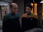 extant_StarTrek_VOY_5x25-Warhead_03263.jpg