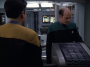 extant_StarTrek_VOY_5x25-Warhead_03364.jpg