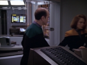 extant_StarTrek_VOY_5x25-Warhead_03524.jpg