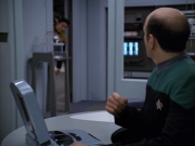 extant_StarTrek_VOY_5x25-Warhead_03613.jpg