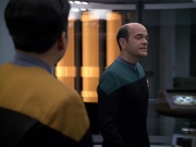 extant_StarTrek_VOY_5x25-Warhead_03633.jpg